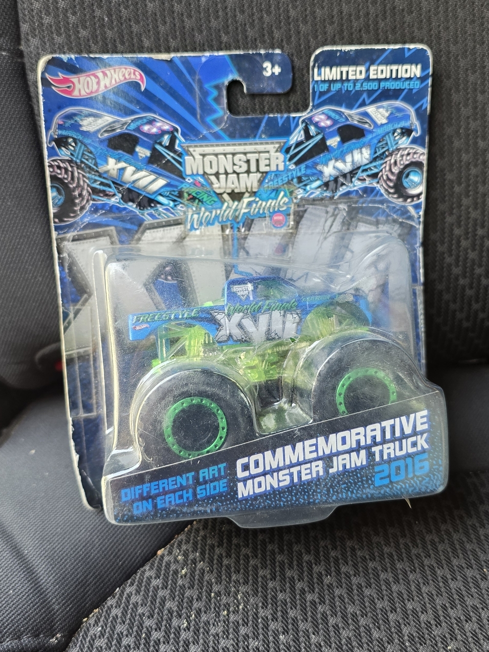Monster Jam Commemorative Monster Jam Truck 2016 - Green/Blue Box Damage